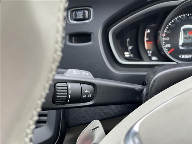 VOLVO VOLVO V40 CROSS COUNTRY 2017