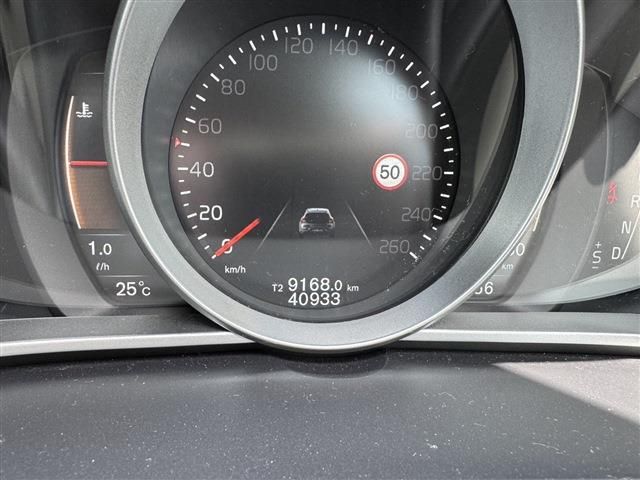 VOLVO VOLVO V40 CROSS COUNTRY 2017