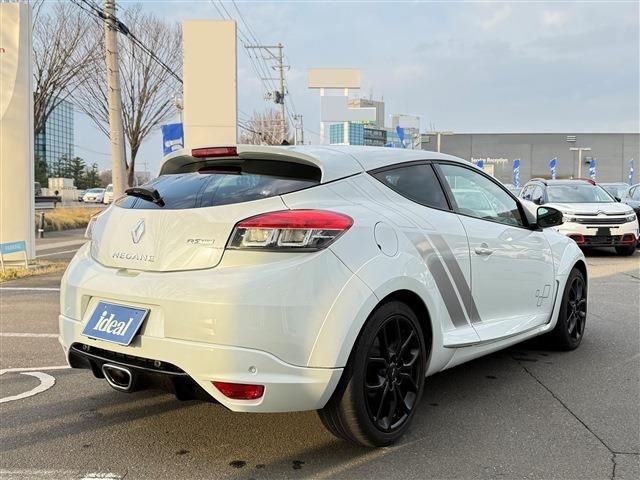 RENAULT RENAULT MEGANE hatchback 2017