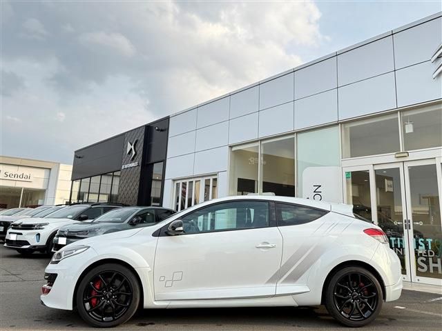 RENAULT RENAULT MEGANE hatchback 2017