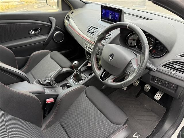 RENAULT RENAULT MEGANE hatchback 2017