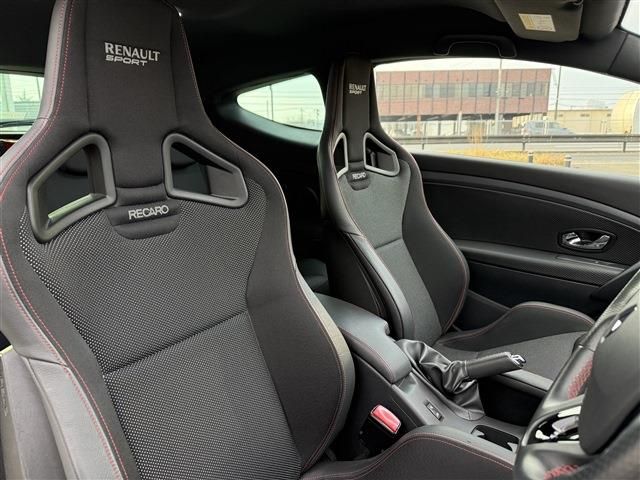 RENAULT RENAULT MEGANE hatchback 2017