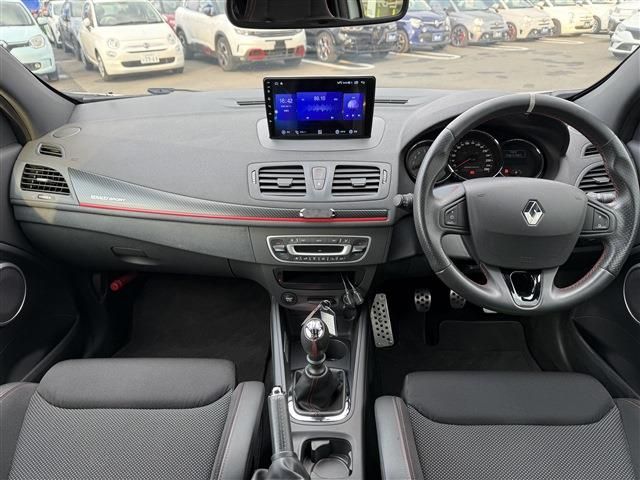 RENAULT RENAULT MEGANE hatchback 2017