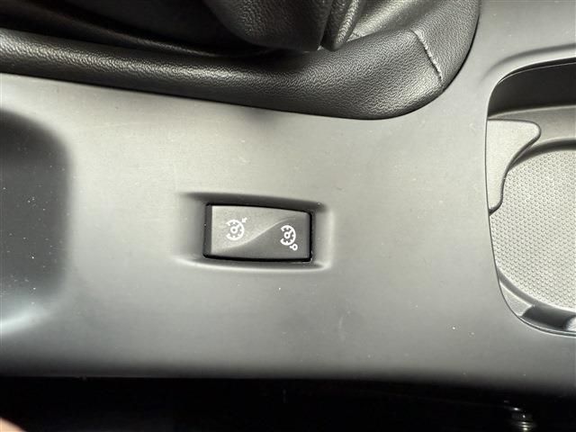 RENAULT RENAULT MEGANE hatchback 2017