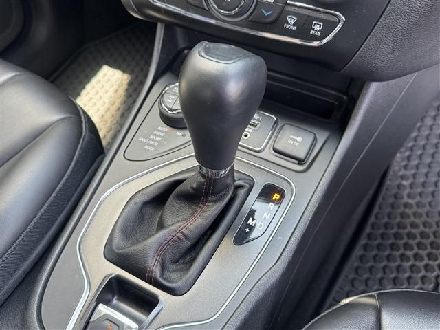 JEEP JEEP CHEROKEE 2019