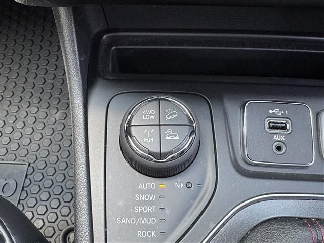 JEEP JEEP CHEROKEE 2019