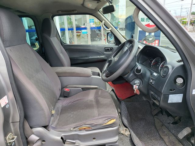 NISSAN CARAVAN coach 2011