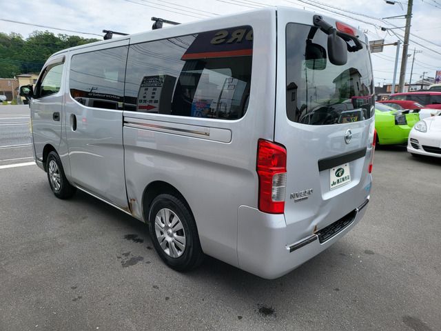 NISSAN NV350????? 2014