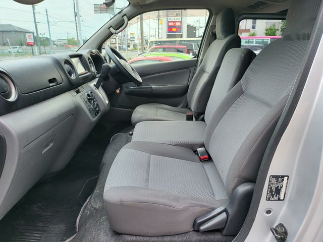 NISSAN NV350????? 2014