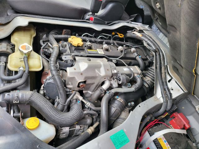 NISSAN NV350????? 2014