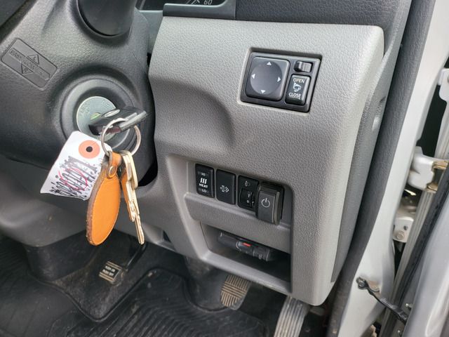 NISSAN NV350????? 2014