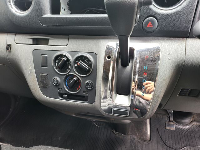 NISSAN NV350????? 2014