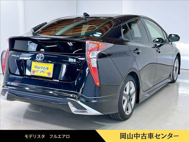 TOYOTA PRIUS 2017