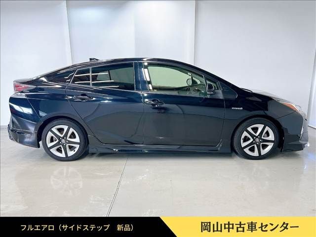 TOYOTA PRIUS 2017
