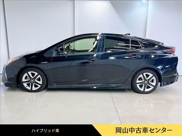 TOYOTA PRIUS 2017