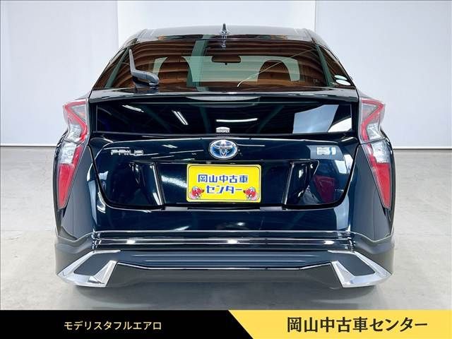 TOYOTA PRIUS 2017
