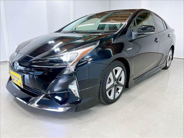 TOYOTA PRIUS 2017