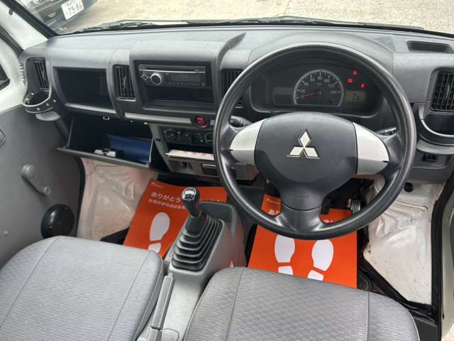 MITSUBISHI MINICAB truck 2013