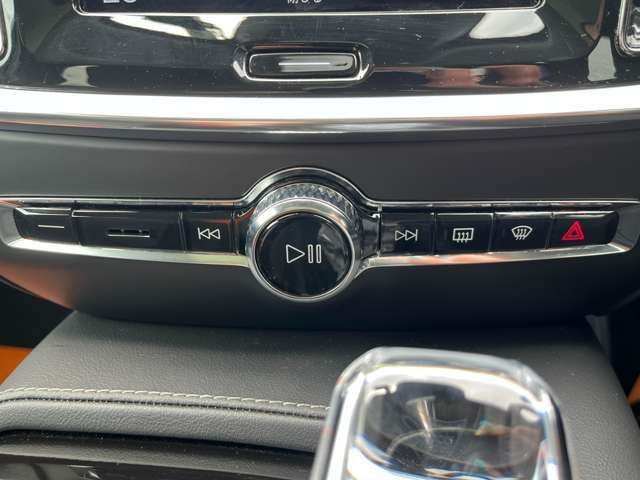 VOLVO VOLVO V60 2022