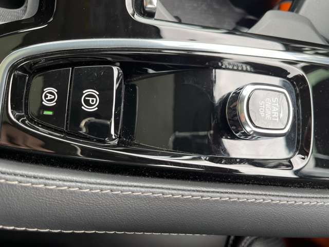 VOLVO VOLVO V60 2022