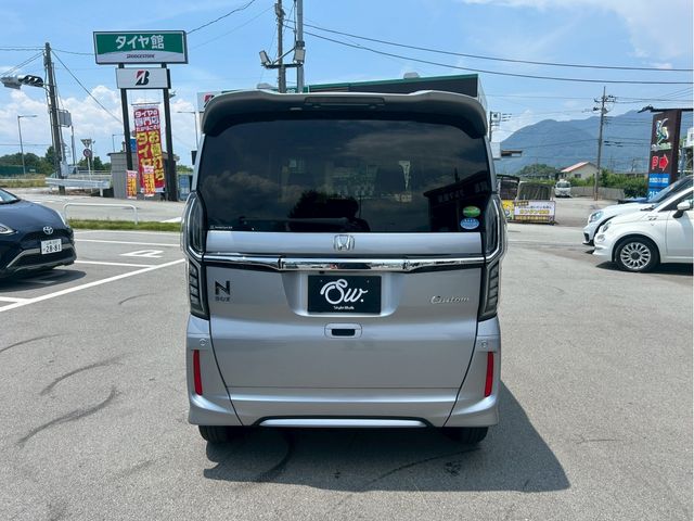 HONDA N BOX CUSTOM 2018