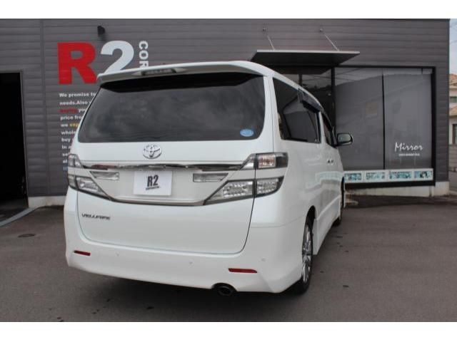 TOYOTA VELLFIRE 2013
