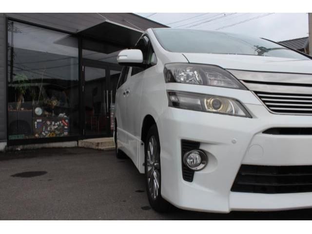 TOYOTA VELLFIRE 2013