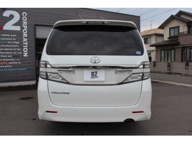 TOYOTA VELLFIRE 2013