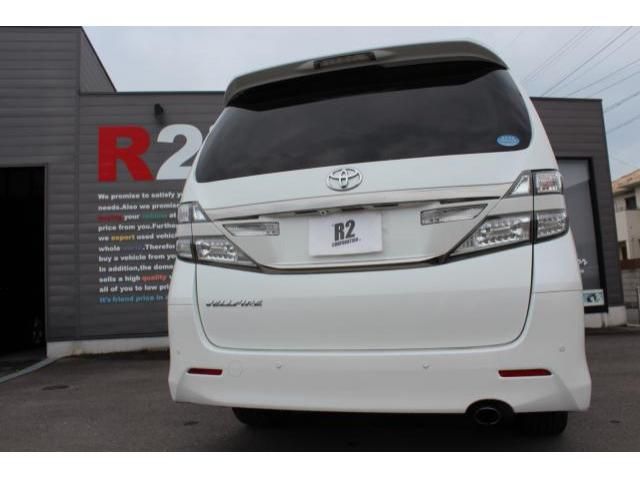 TOYOTA VELLFIRE 2013
