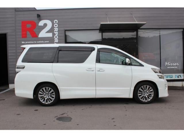 TOYOTA VELLFIRE 2013