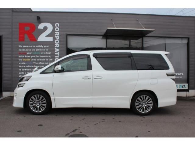 TOYOTA VELLFIRE 2013