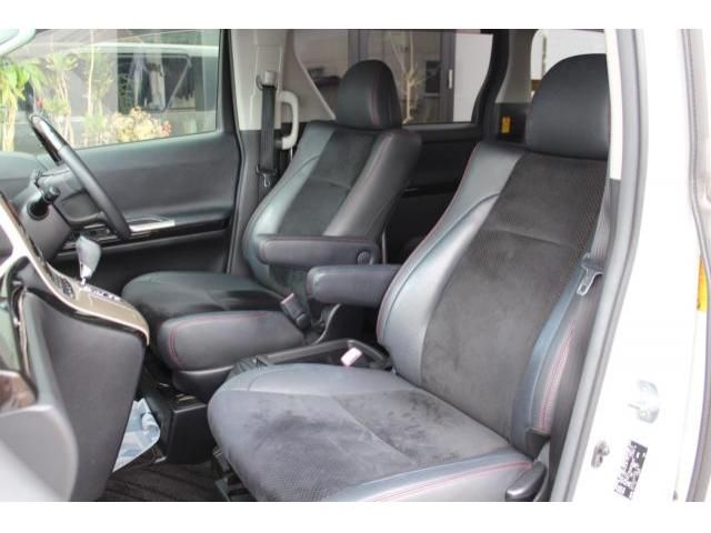 TOYOTA VELLFIRE 2013