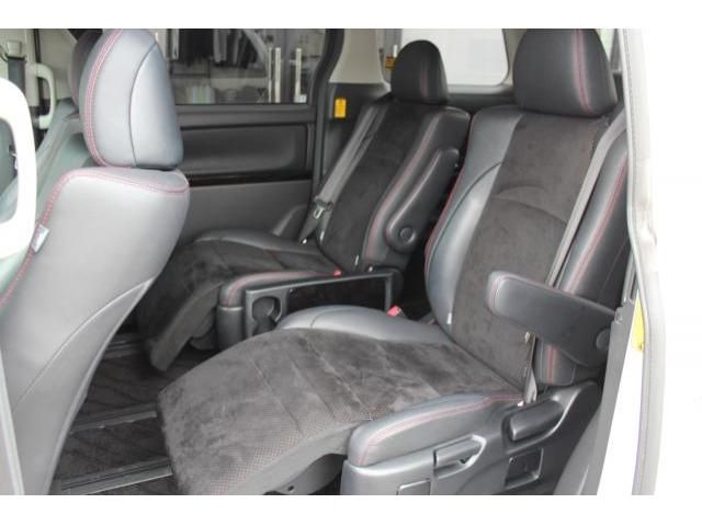 TOYOTA VELLFIRE 2013