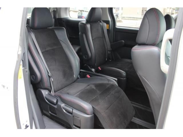 TOYOTA VELLFIRE 2013