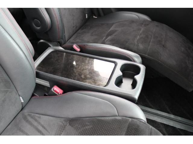 TOYOTA VELLFIRE 2013