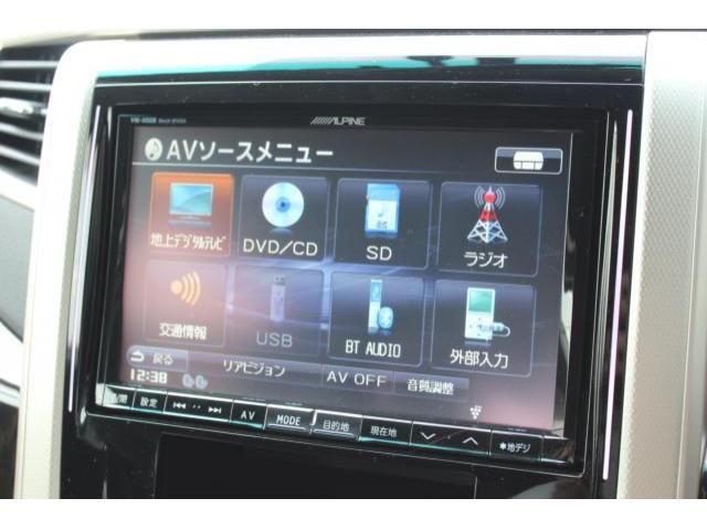 TOYOTA VELLFIRE 2013