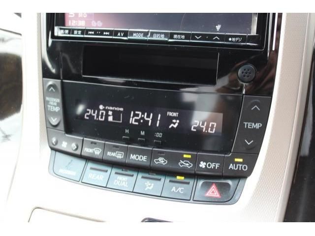 TOYOTA VELLFIRE 2013