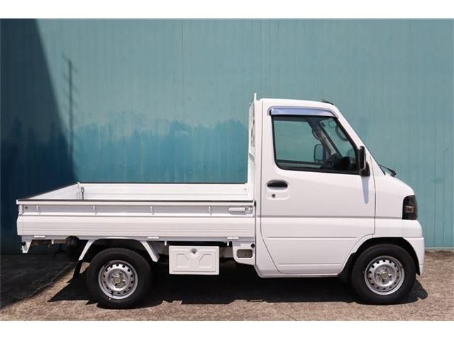 MITSUBISHI MINICAB truck 4WD 2010