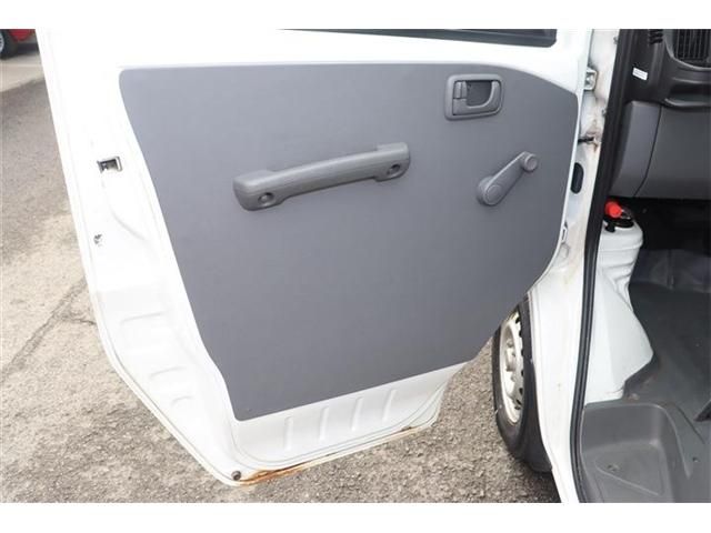 MITSUBISHI MINICAB truck 4WD 2010