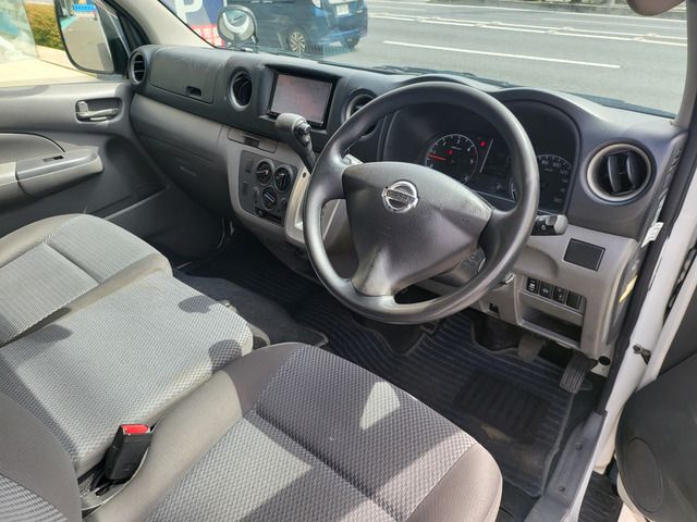 NISSAN NV350 CARAVAN 1.2t 2015