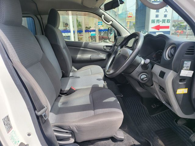 NISSAN NV350 CARAVAN 1.2t 2015