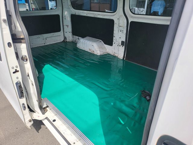 NISSAN NV350 CARAVAN 1.2t 2015