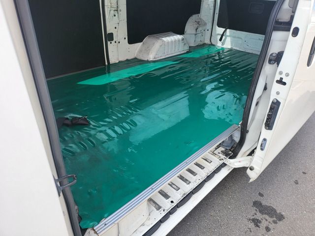 NISSAN NV350 CARAVAN 1.2t 2015