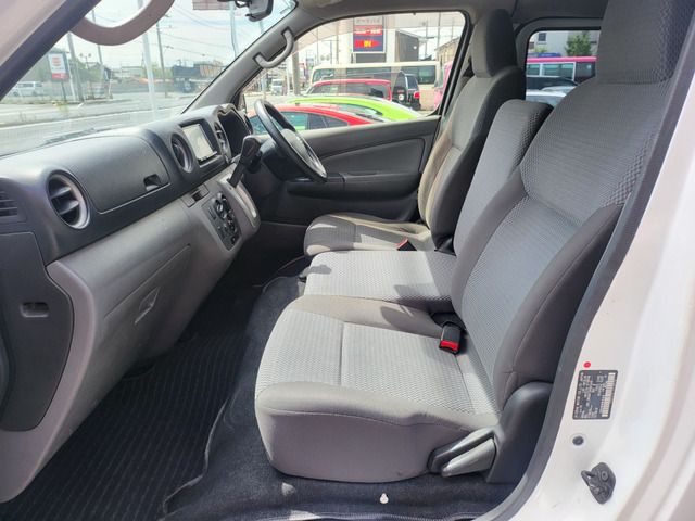 NISSAN NV350 CARAVAN 1.2t 2015