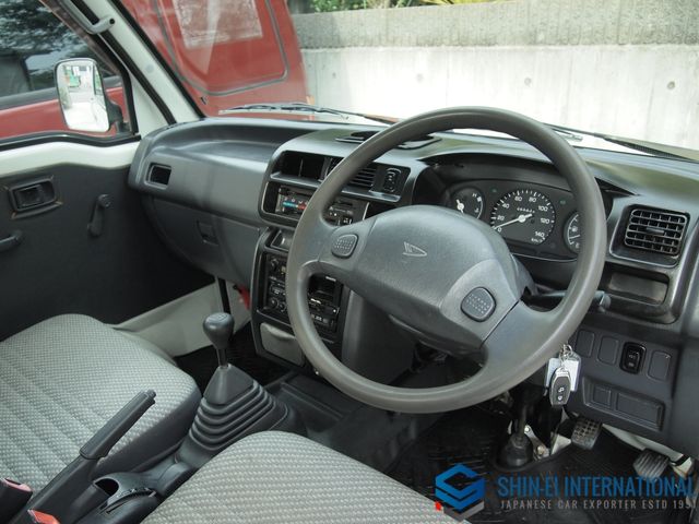 DAIHATSU HIJET truck 4WD 1999