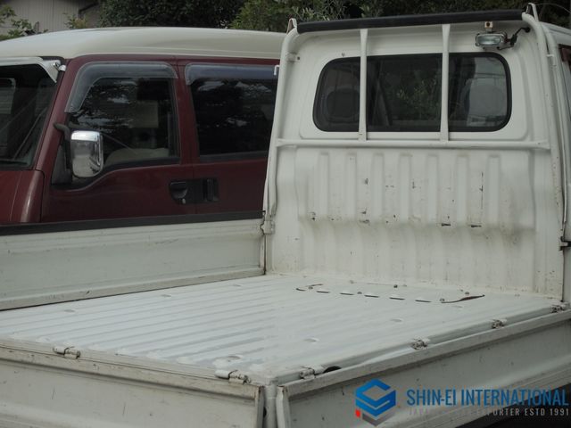 DAIHATSU HIJET truck 4WD 1999