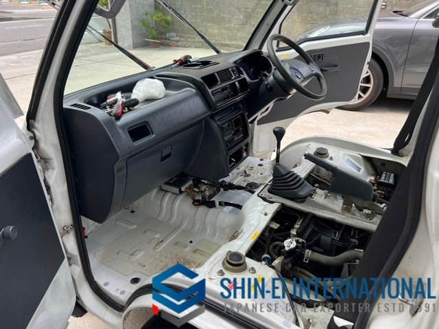 DAIHATSU HIJET truck 4WD 1999