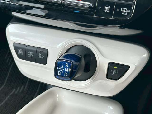 TOYOTA PRIUS 4WD 2015