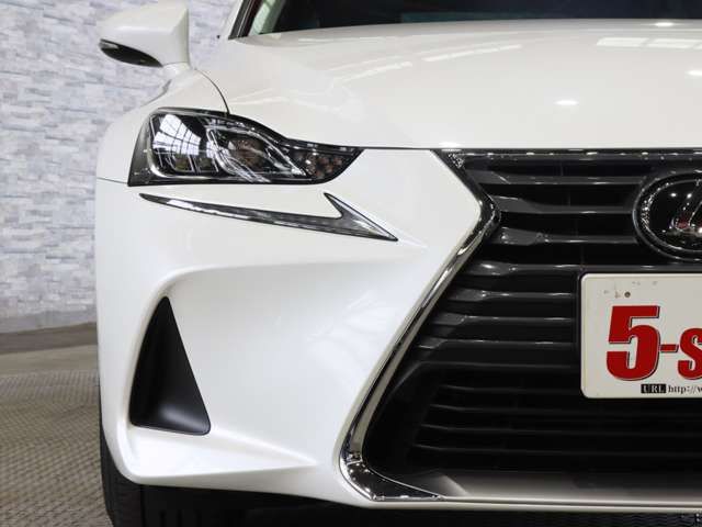 TOYOTA LEXUS IS200t 2017