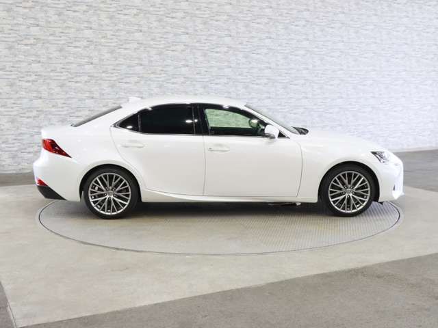 TOYOTA LEXUS IS200t 2017